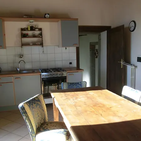 Charmantes Pfarrhaus Mit Seeblick Und Garten