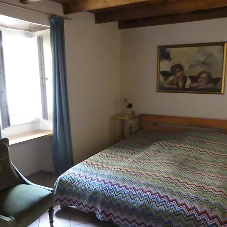 Charmantes Pfarrhaus Mit Seeblick Und Garten Apartament Ghiffa